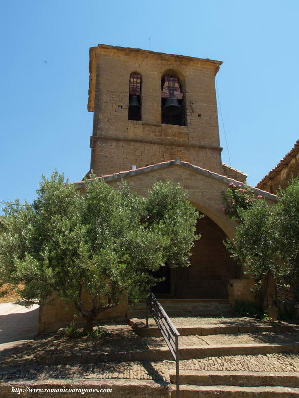 VISTA OESTE DEL TEMPLO, CON SU TORRE CAMPANARIO